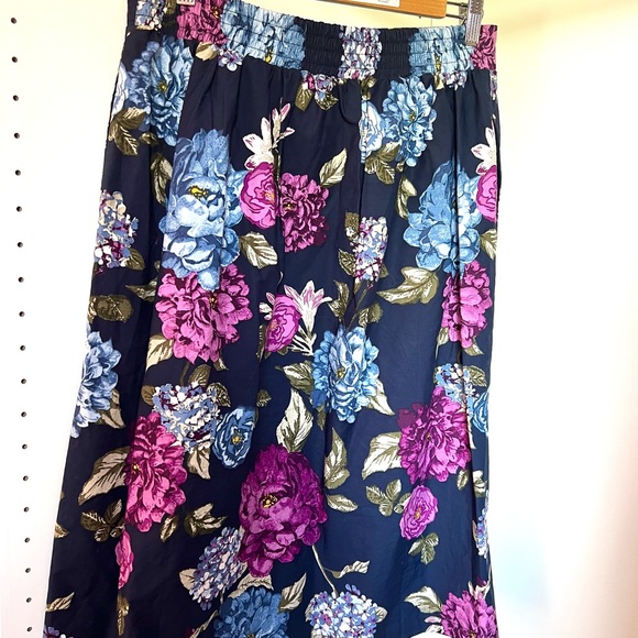 Jane and Delancey Floral Print Midi Skirt Size L - Picture 3 of 3